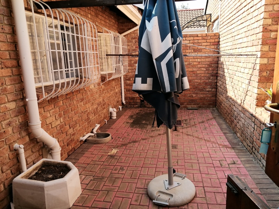 3 Bedroom Property for Sale in Safari Gardens North West